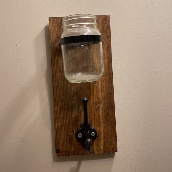 Wood hanging with hook - Picture 2 of 5